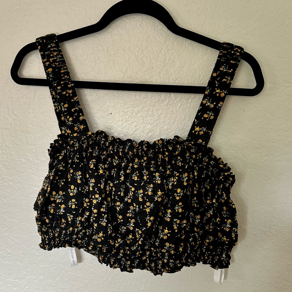 FIND ME NOW | Ditsy Crop Top